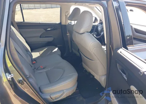 2021 Toyota Highlander Xle z USA, uszkodzony, nr VIN 5TDGZRBH6MS153271